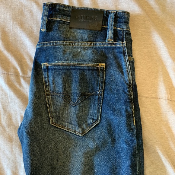 BRAND NEW Guess jeans - Picture 5 of 5